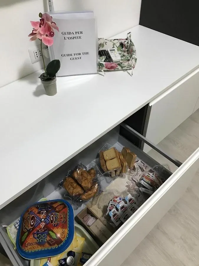 Appartamento In Zona Bocconi Milan Apartment